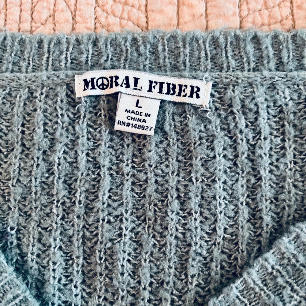 Cropped Sweater - Picture 3 of 9